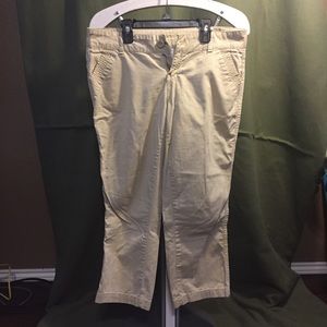 Maurices Khaki capris - size 3/4